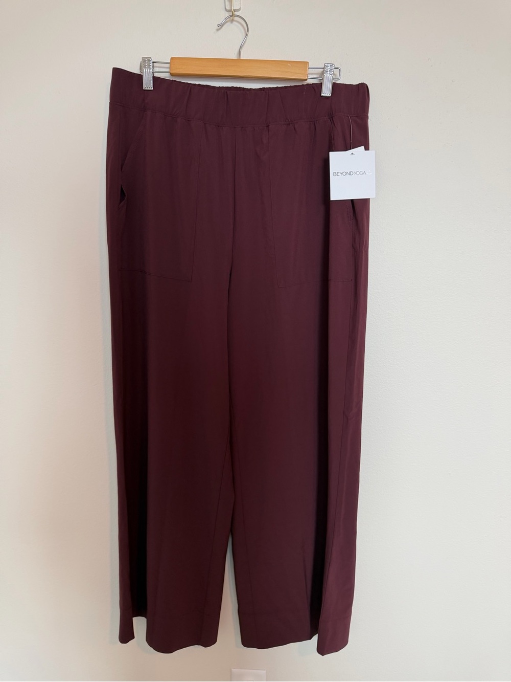 Beyond Yoga Maroon Easy Wide-leg Pant Short Black Cherry